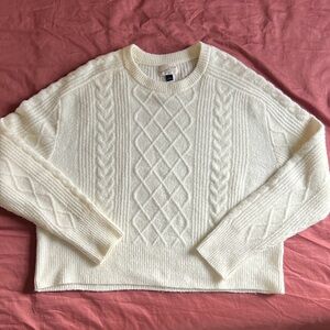 Universal Thread Cream Cable Knit Sweater